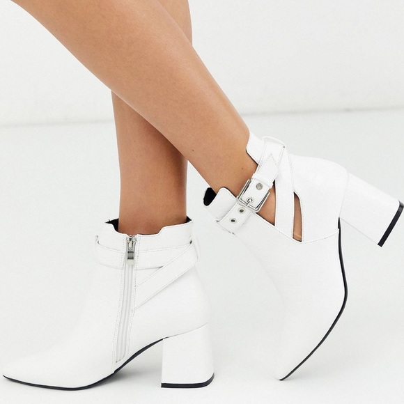 Simply Be wide fit white croc strap heel size 9 - Picture 3 of 5